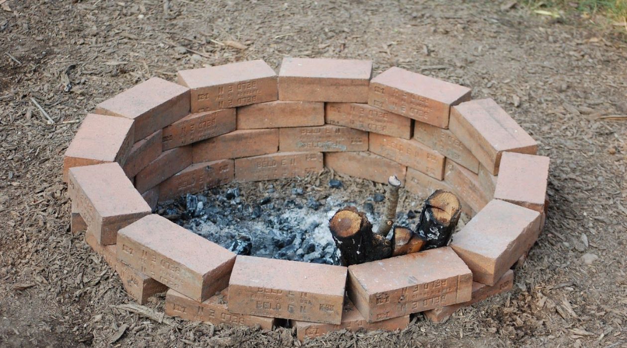 How To Make A Firepit From Pavers For Easy Outdoor Entertaining