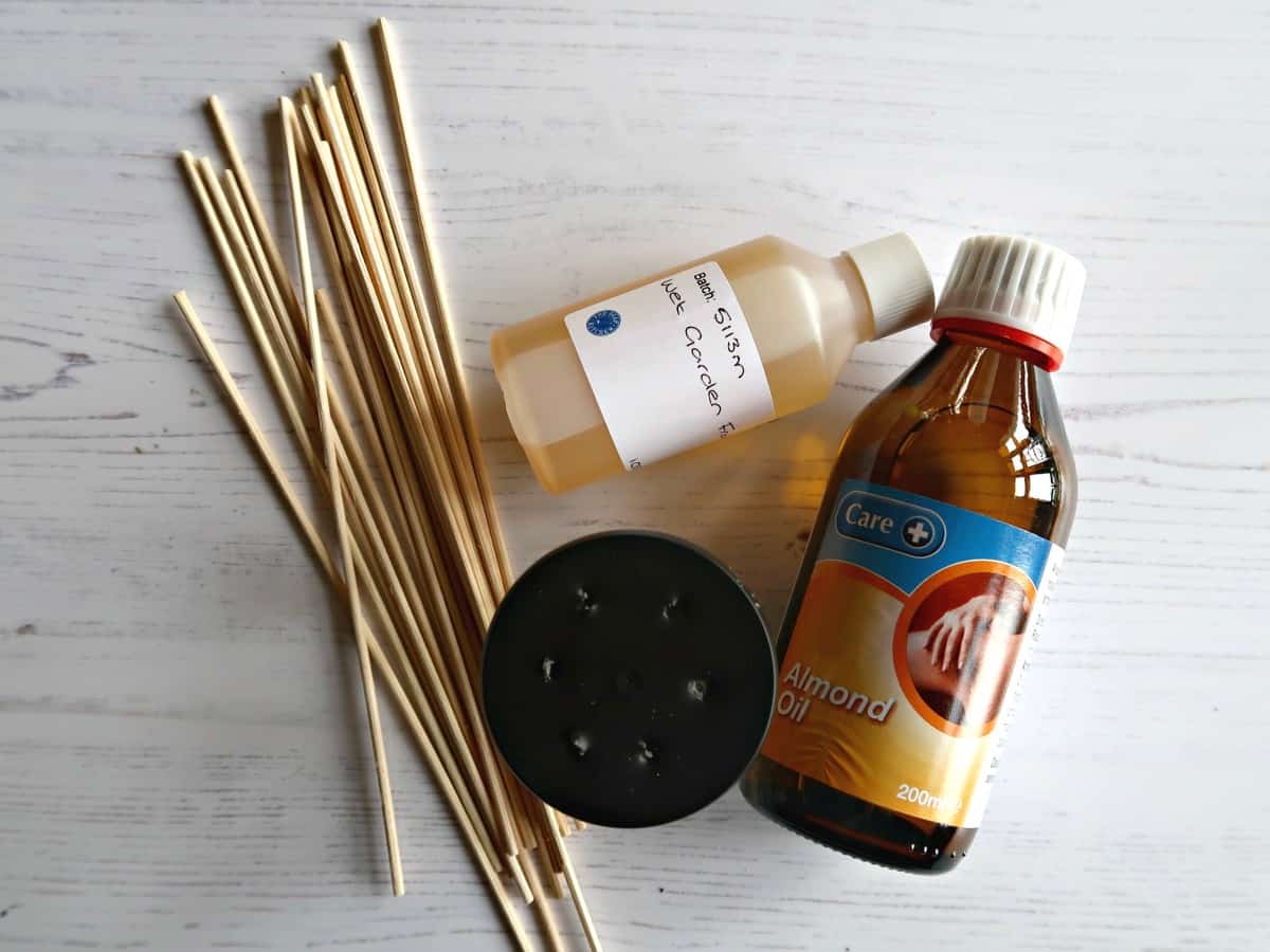 How To Make A Reed Diffuser With Essential Oils