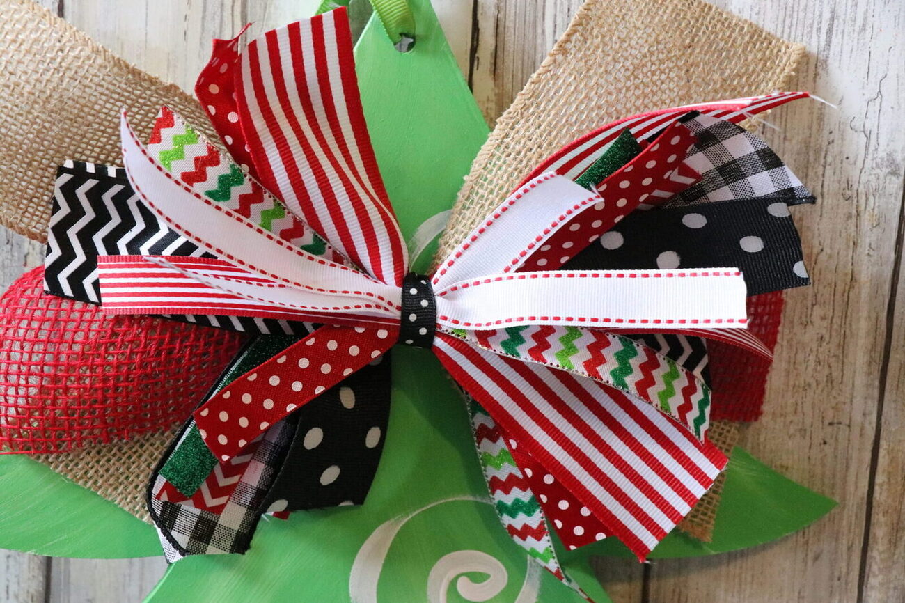 How To Make A Wreath Bow: 6 Easy Steps For Beginners