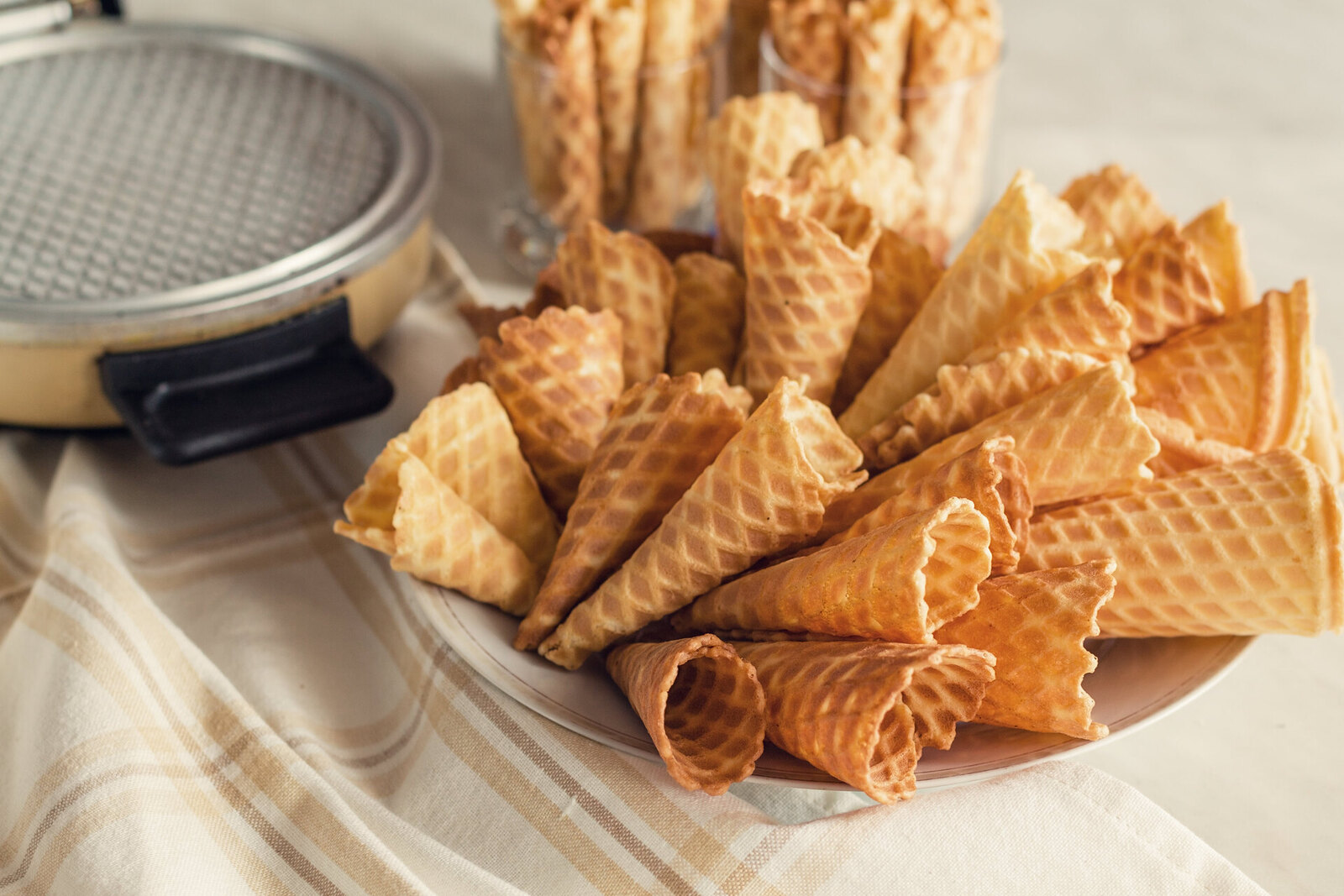 Waffle cone best sale with waffle maker