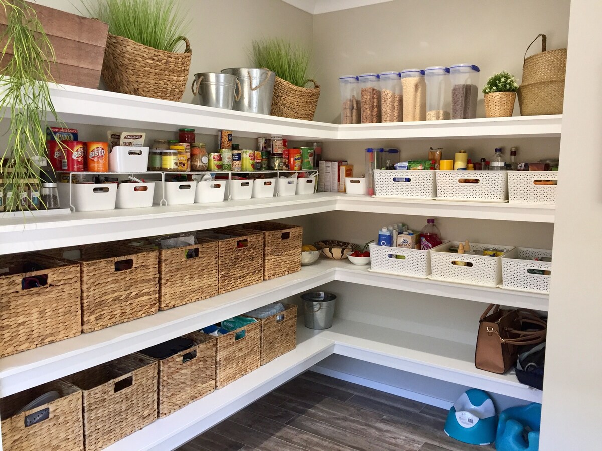 How To Organize Deep Pantry Shelves: 10 Ways To Organize Pantry Shelves