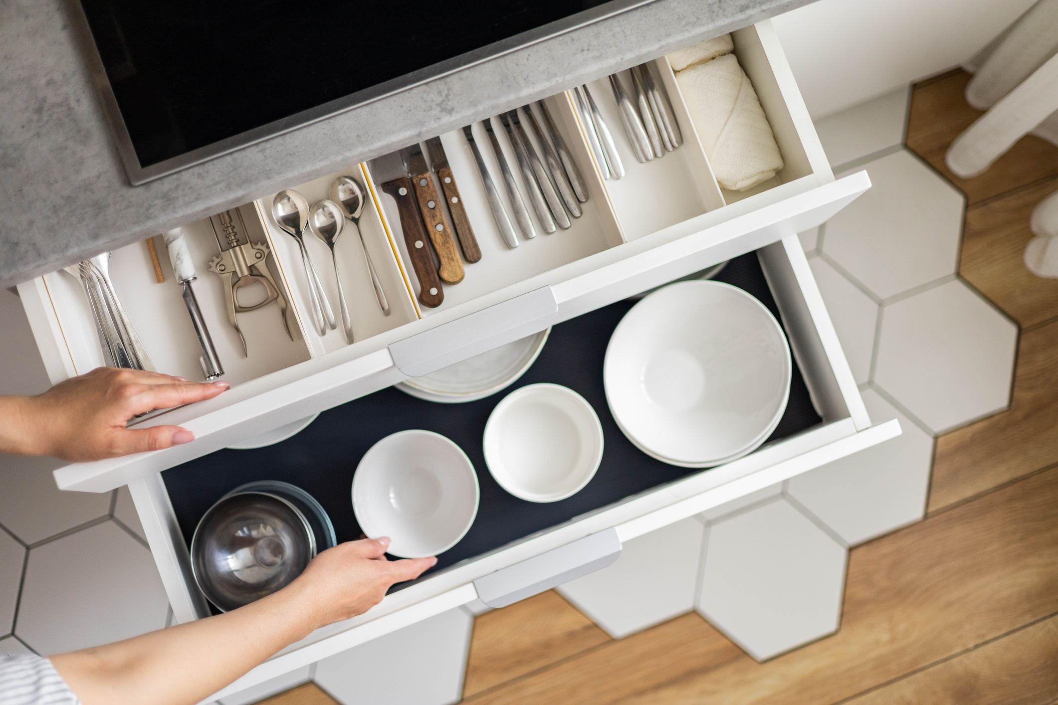 How To Organize Kitchen Drawers: 12 Ways To Order Essentials