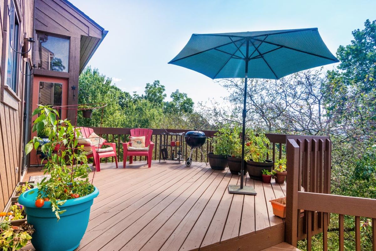 How To Pick Deck Stain Colors To Transform Your Outdoor Space
