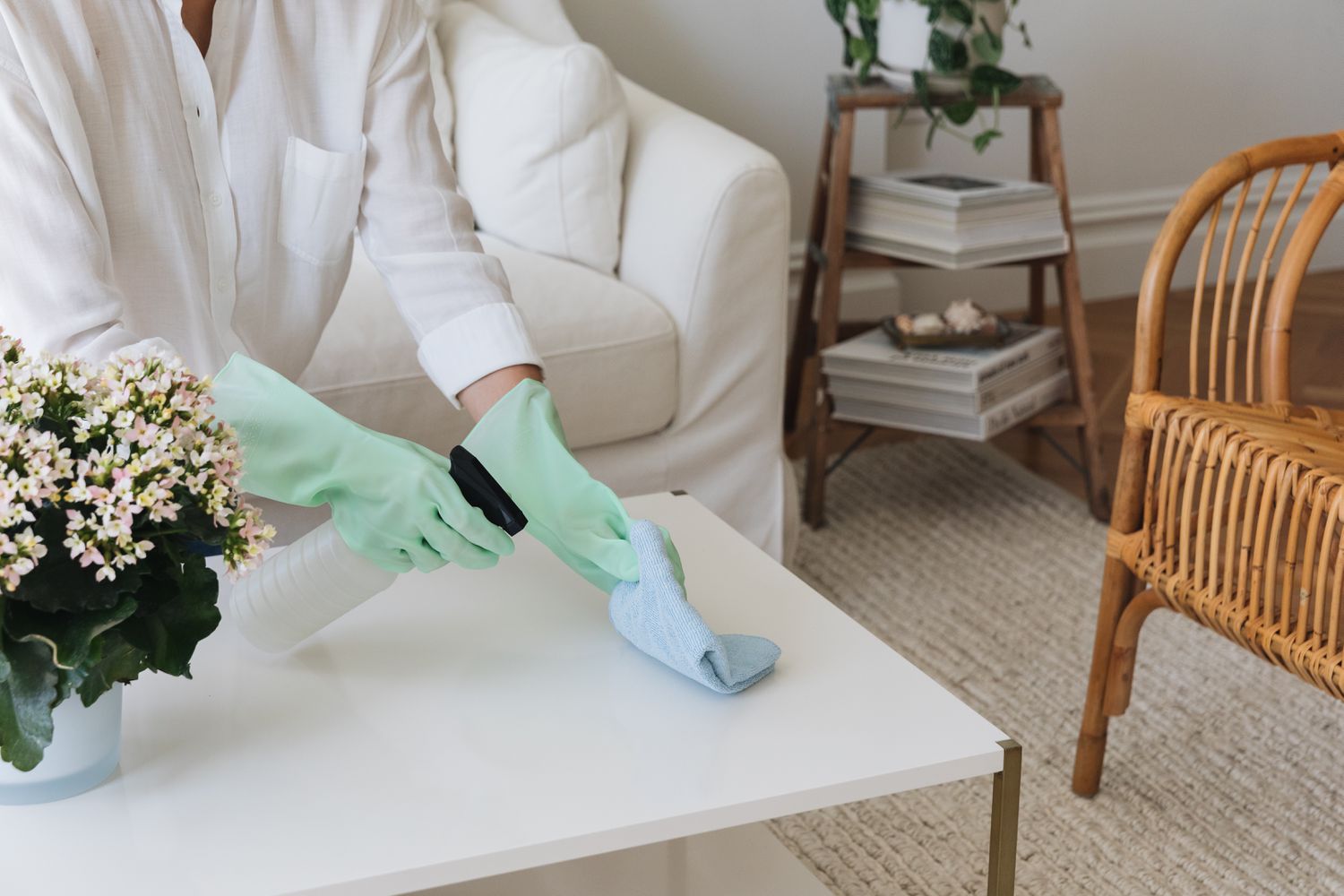 How To Prepare For Spring Cleaning: 6 Steps Experts Take