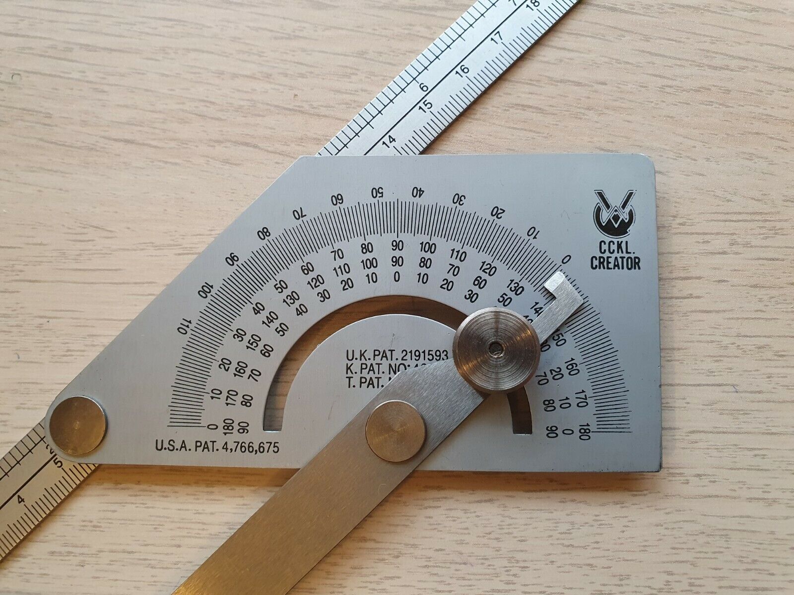 How To Use A Protractor Angle Finder