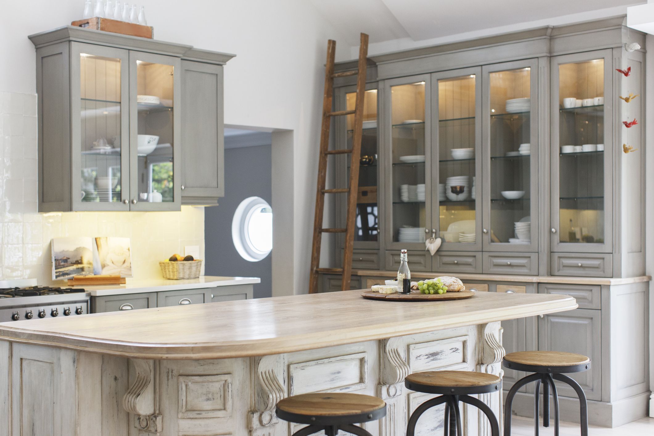 Kitchens Without Islands: 7 Alternatives To An Island Unit