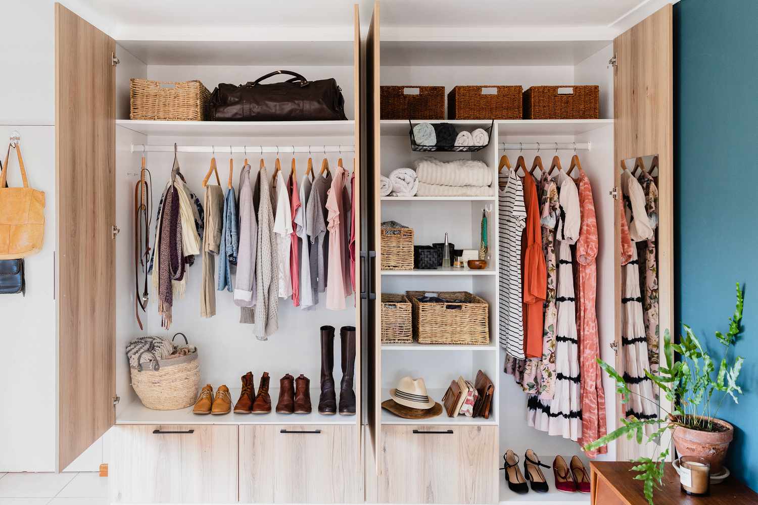 Organizing Clothes: 10 Ways To Refine Your Style