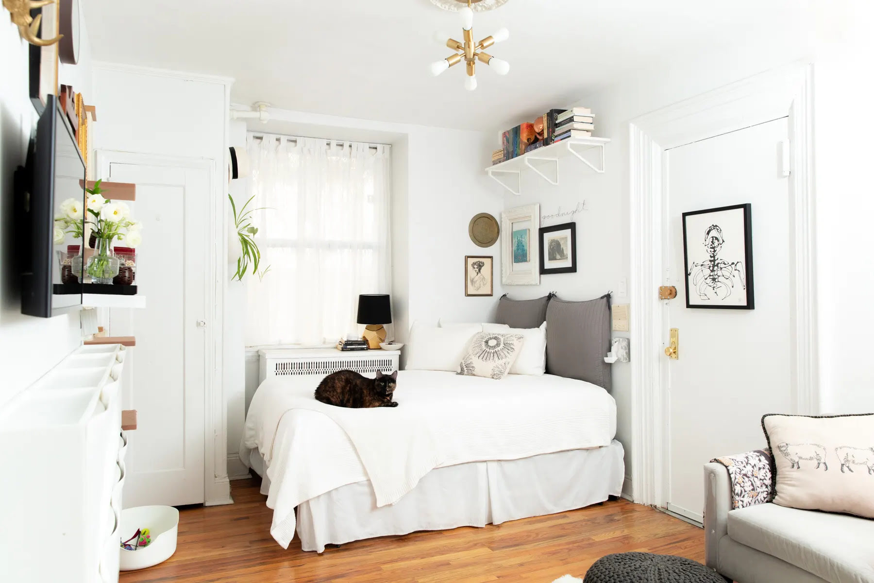 Organizing In A Small Apartment: 10 Ways To Neaten A Studio