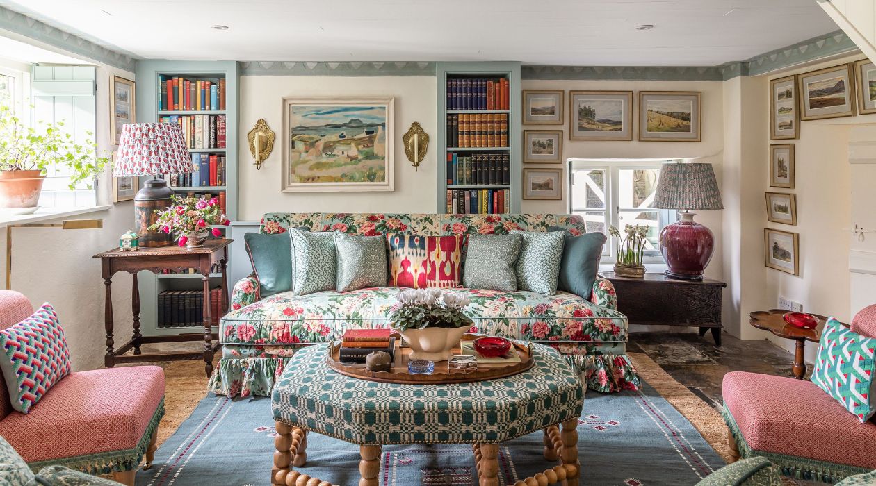 See How Elizabeth Hay Transformed Her Singapore Home With Colour