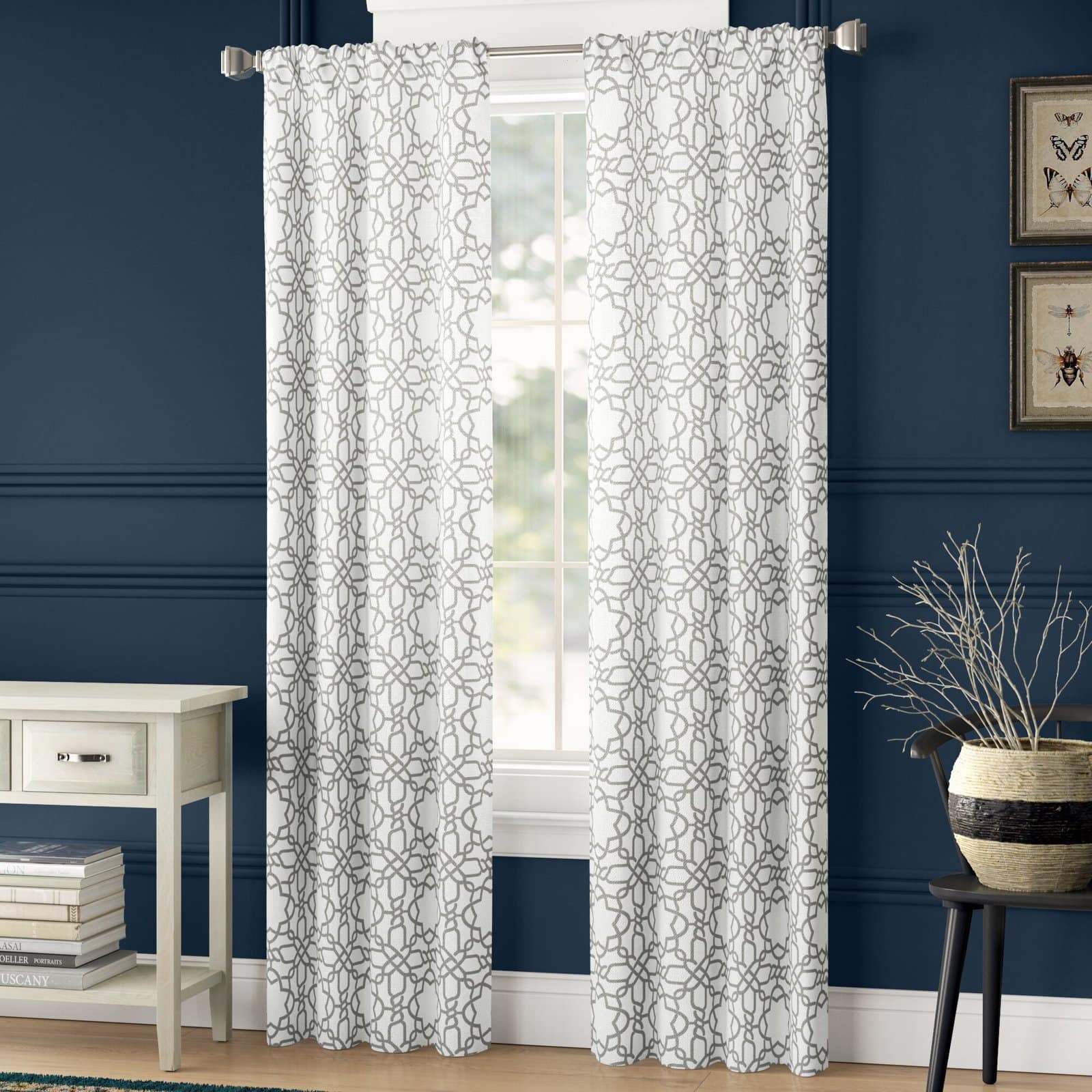 Should Curtains Be Lighter Or Darker Than Walls?