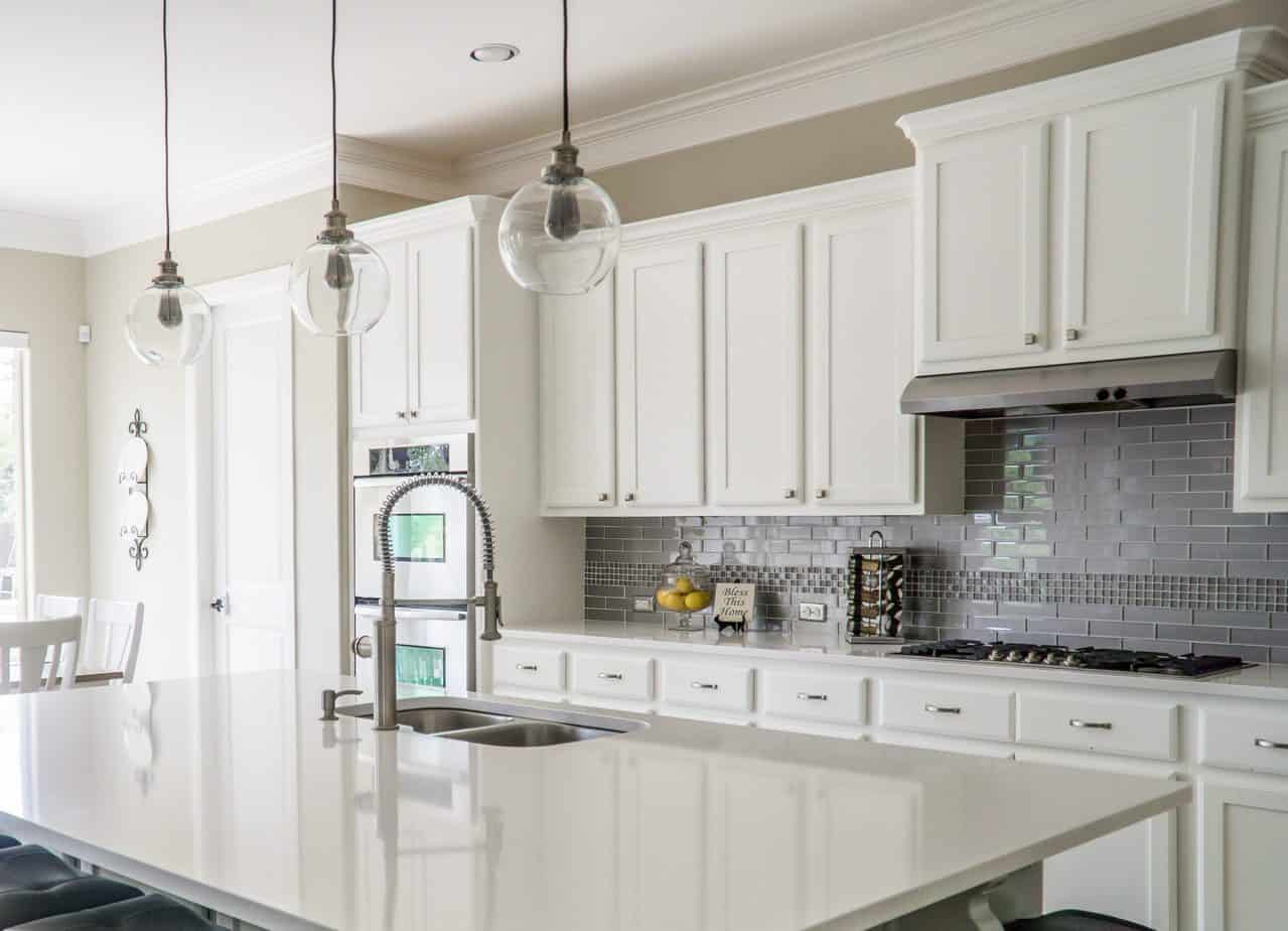 Should Your Kitchen Cabinet Color Match Your Kitchen Walls? Interior Designers Weigh In