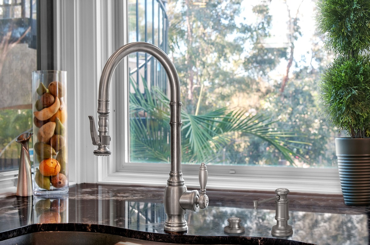 Should Your Kitchen Faucets’ Material Match Your Other Hardware?