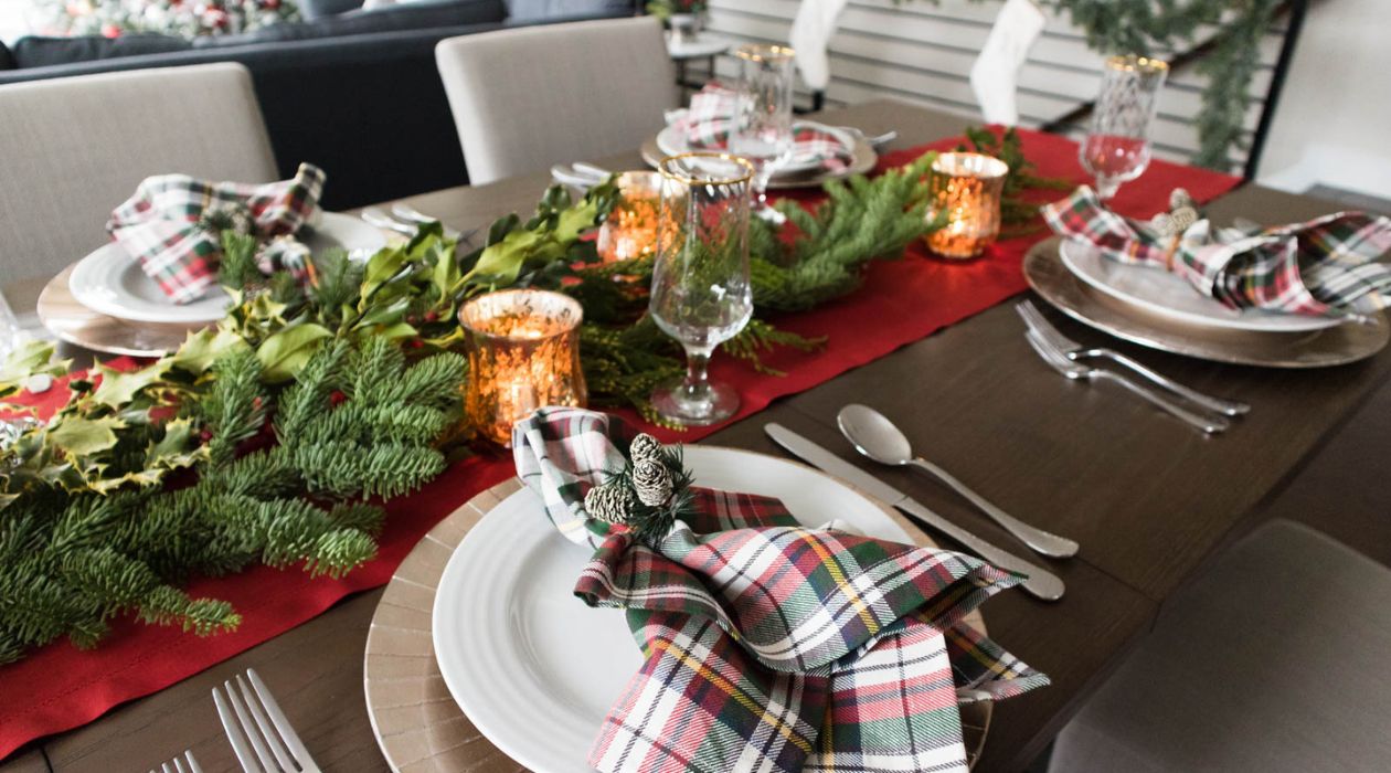 Tablescaping: 25 Ways To Dress Your Table For The Holidays