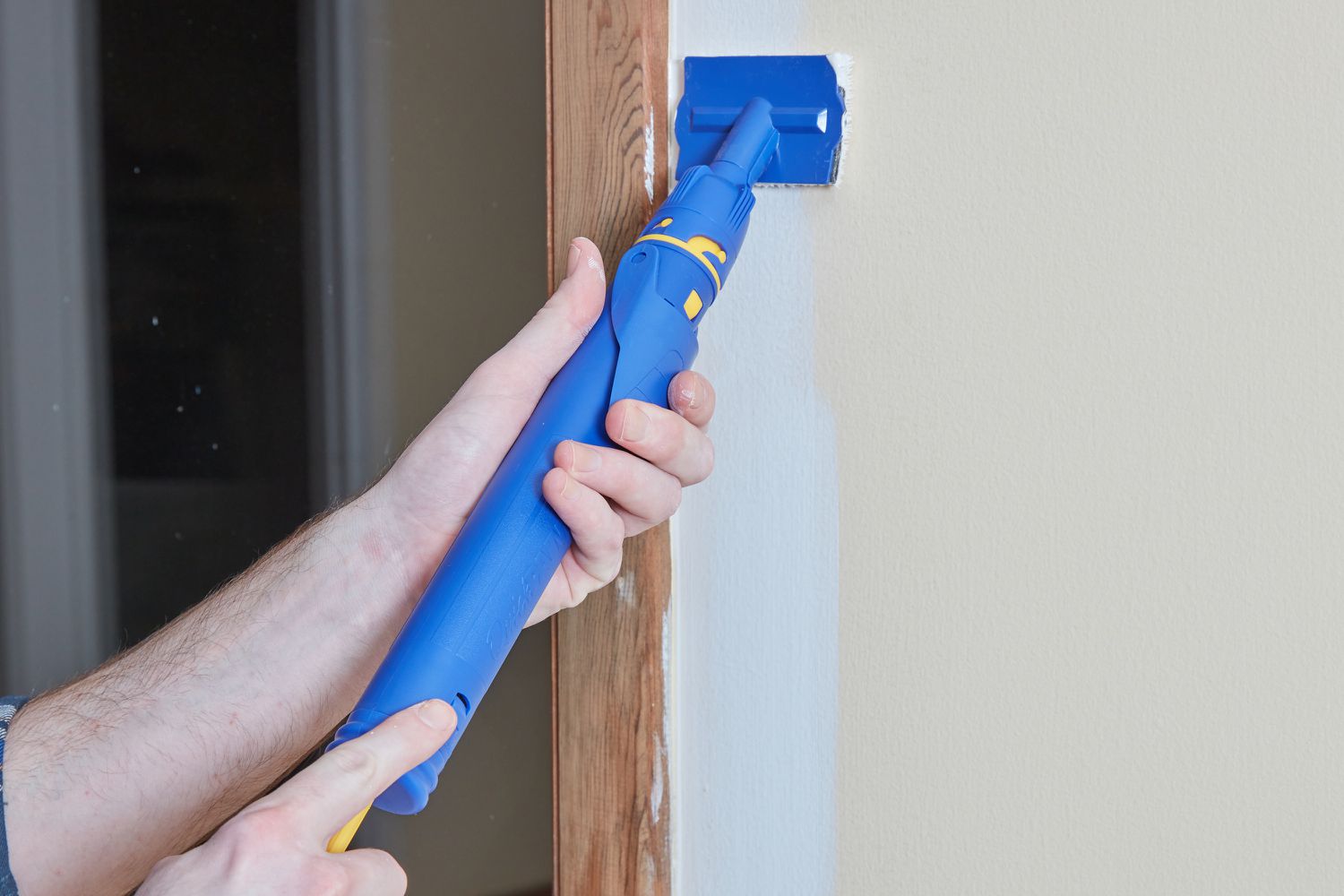 The Benefits Of A Paint Edger Tool For Redecorating Projects