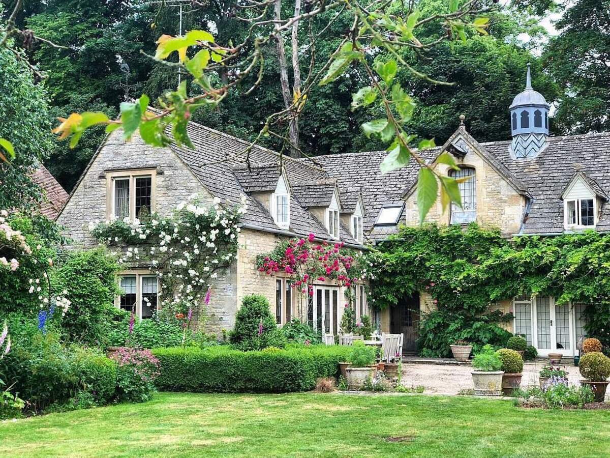 This Georgian Coach House Resides In Perfect Harmony