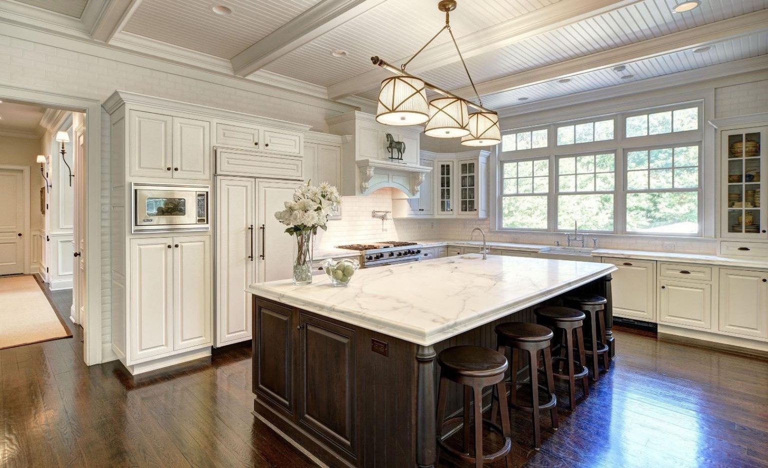 Two-tone Kitchens: 8 Ideas For Cabinets And Islands In Two Colors