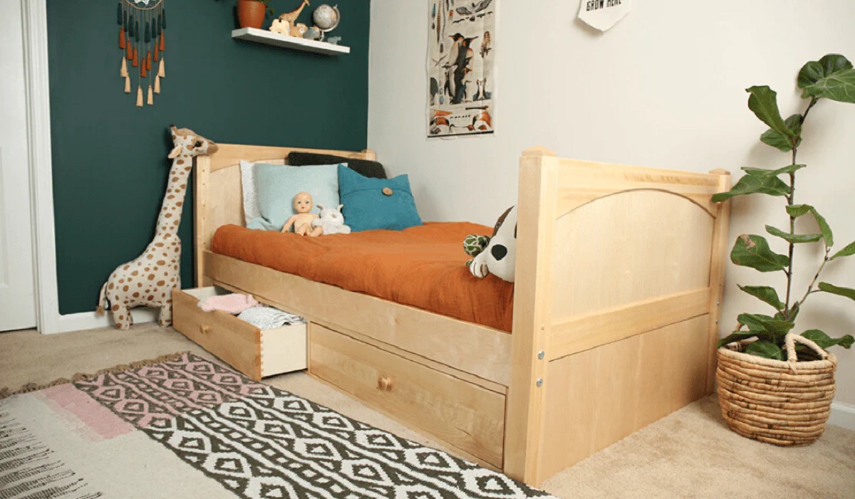 Underbed Storage Ideas: 11 Ways To Store Under A Bed