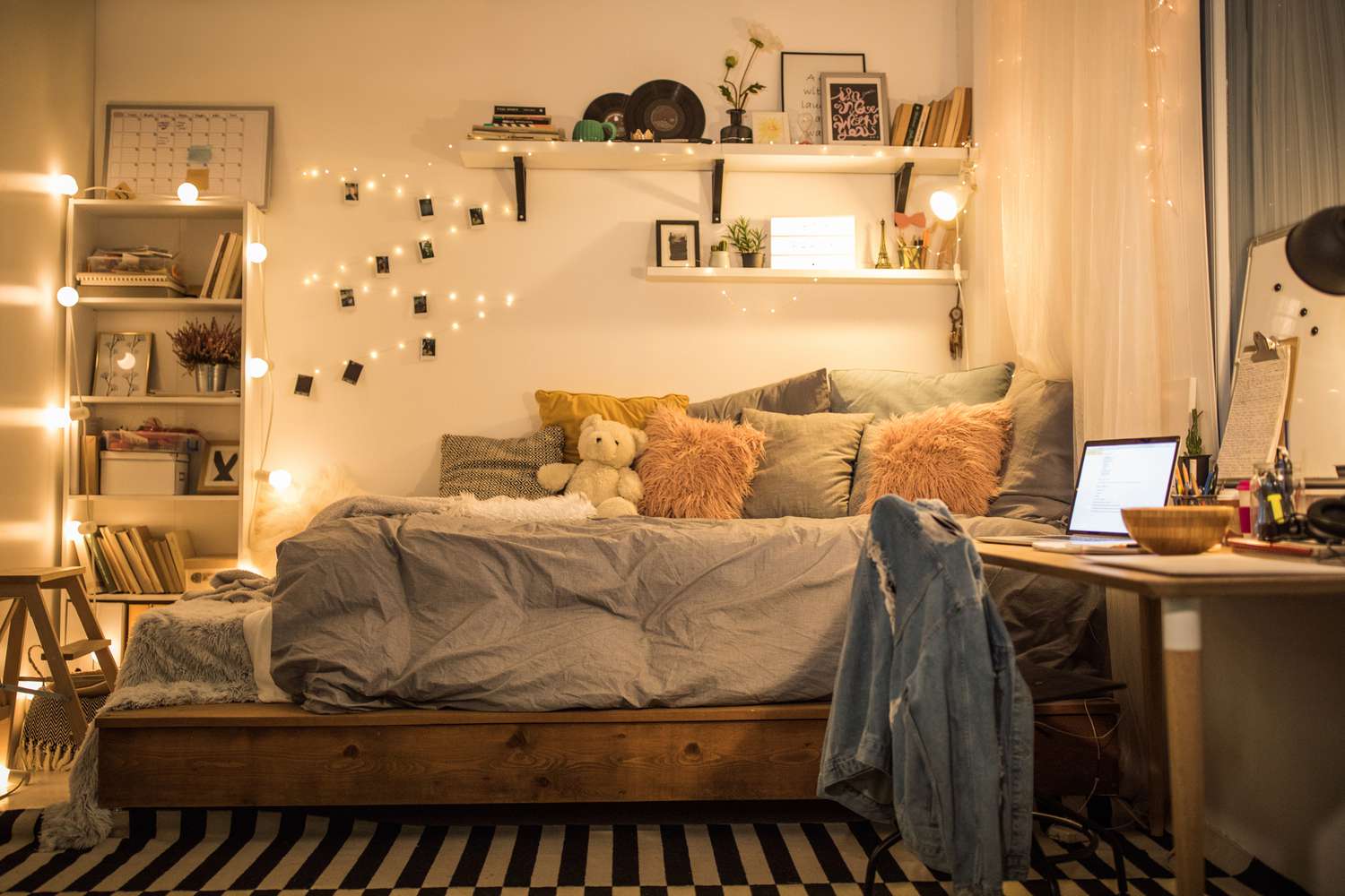 5 Hacks for Organizing Your Dorm Room