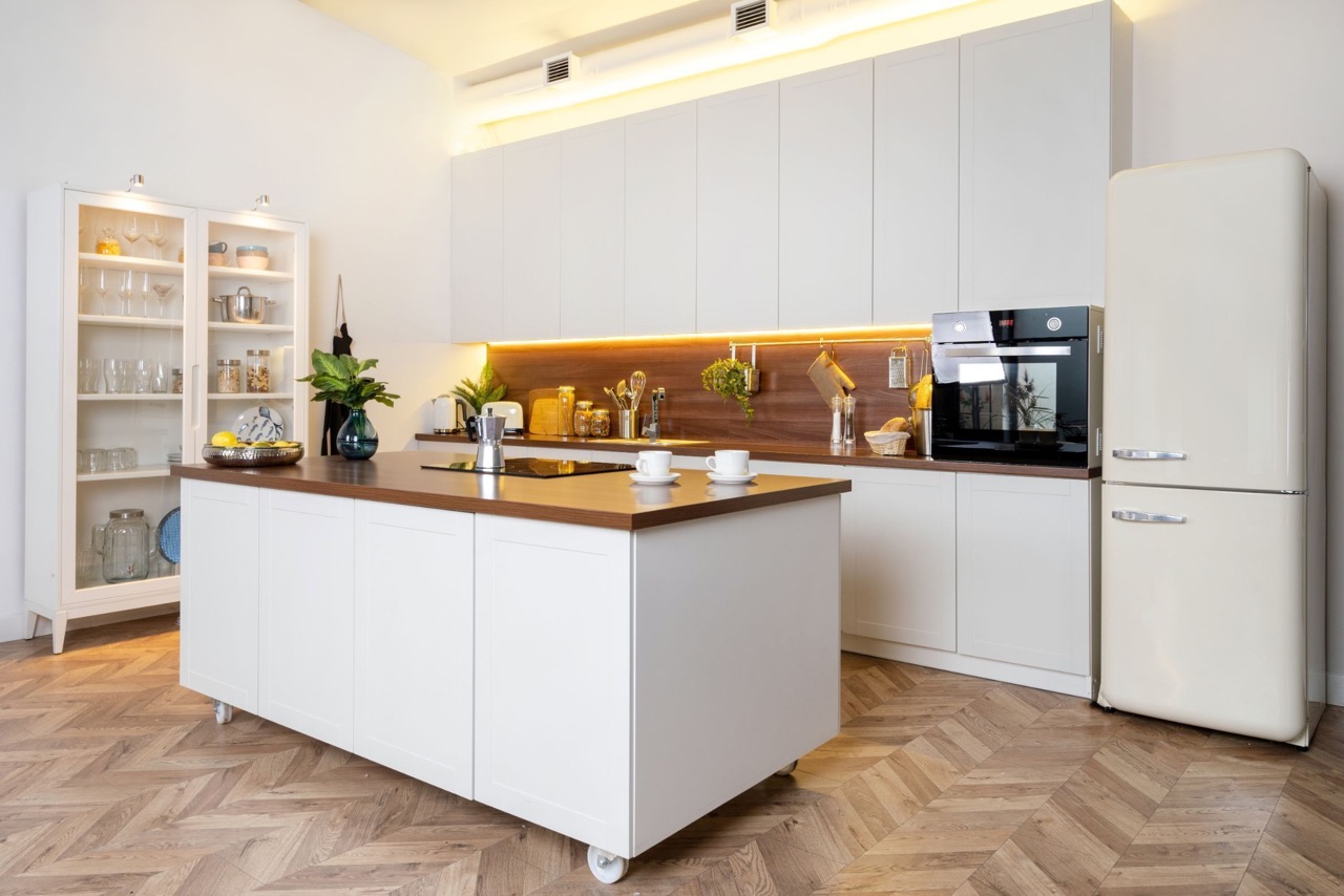 What Color Goes With A White Kitchen? 10 Top Picks From Design Experts