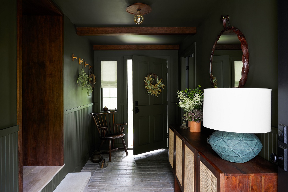 What Looks Good In An Entryway? 7 Expert Tips