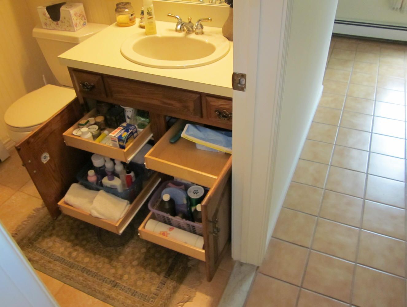What Not To Store In A Bathroom Cabinet, According To Experts