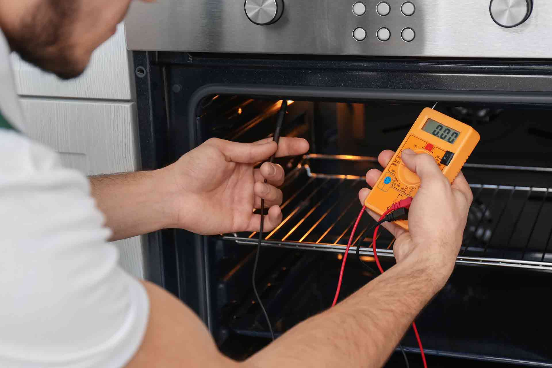 What Should I Look For When Buying A Range Oven? 7 Expert Tips