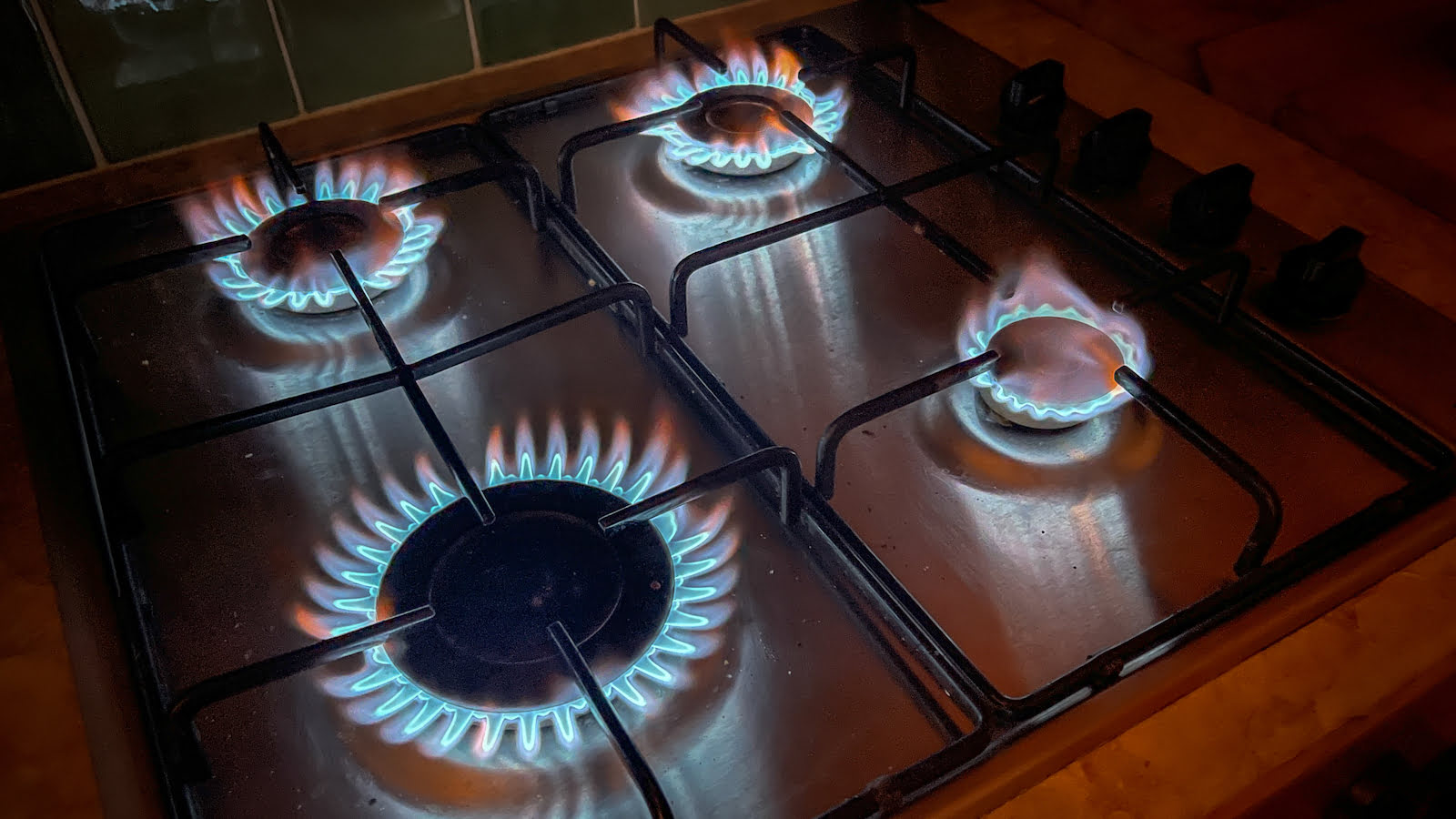 What Would Cause Gas Stove Burners To Be On High Flame