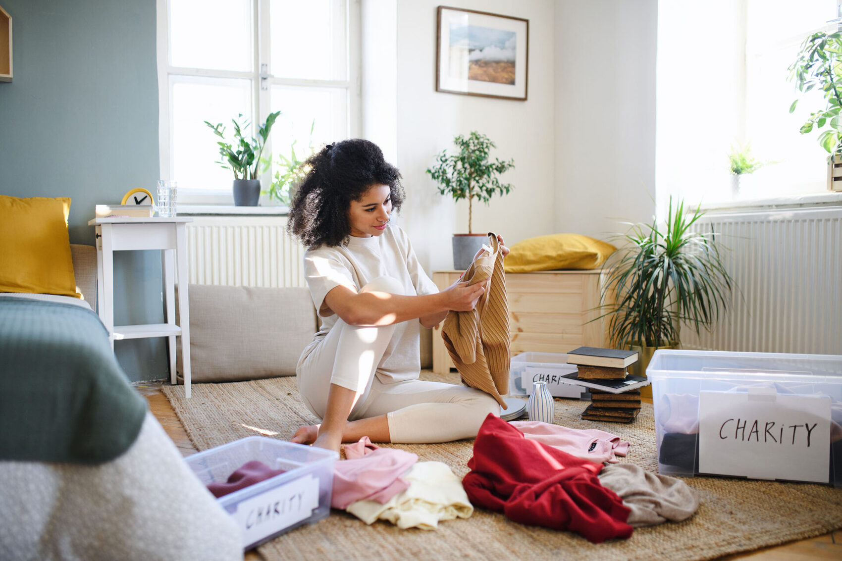 What’s The 20/20 Rule For Decluttering? Professional Organizers Explain