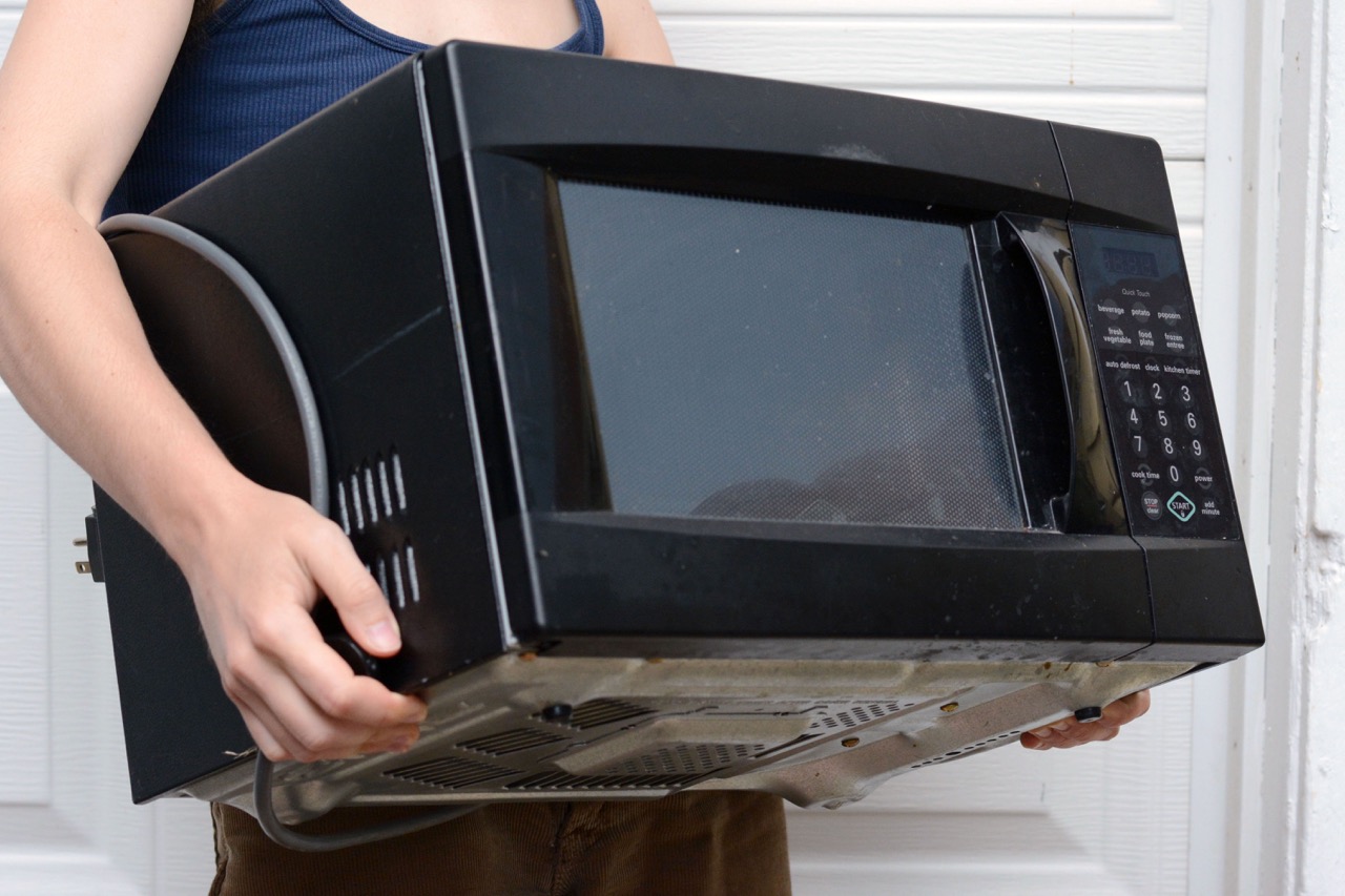 How to Dispose of a Microwave: 5 Ways