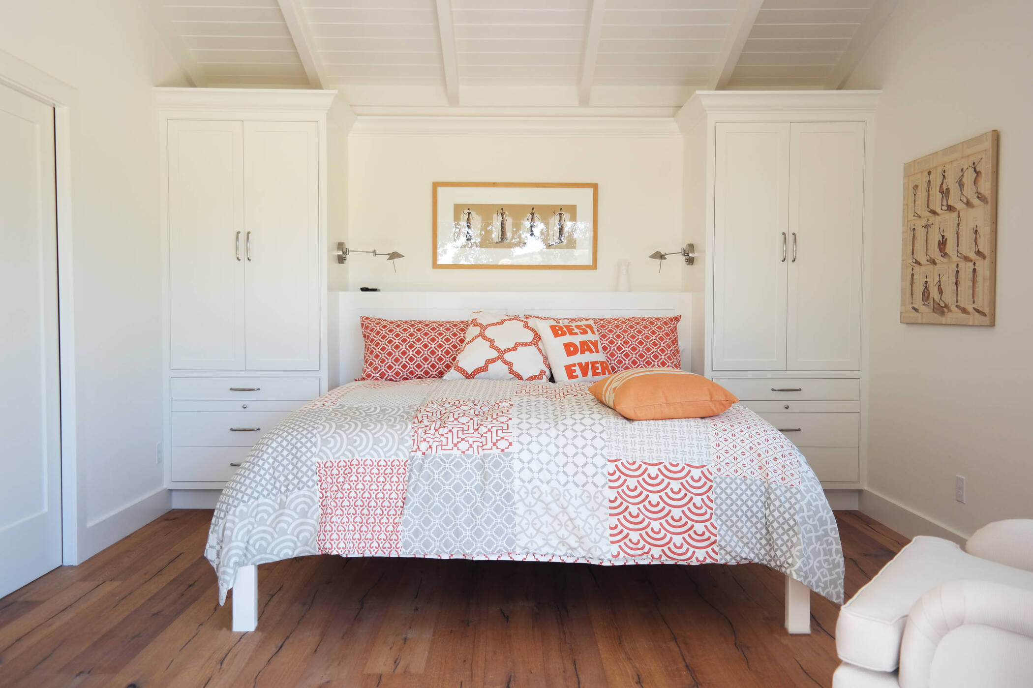 Where Should A Bed Be Placed In A Room? 5 Fail-Safe Positions