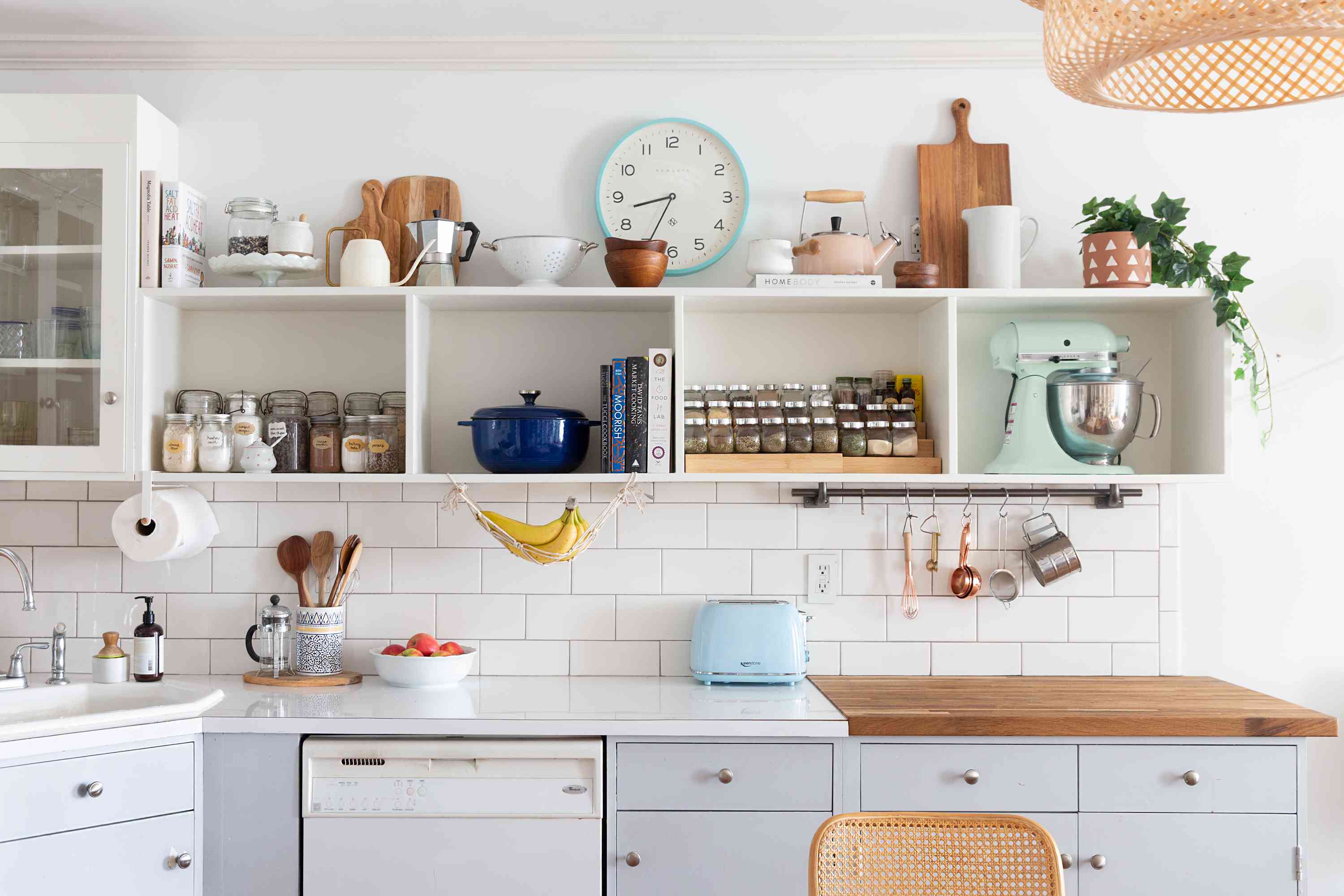 8 Kitchen Storage Trends You Should Avoid If You Want Your Space To Be At It’s Most Functional