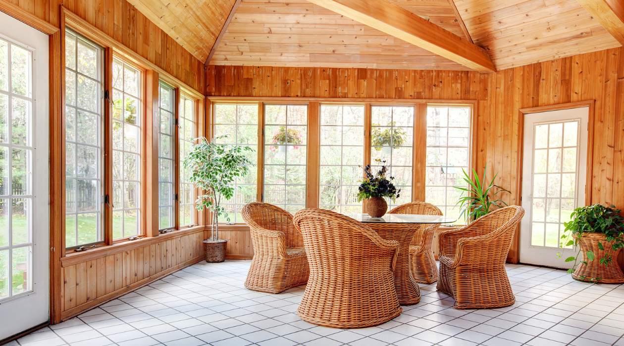 A Guide To Sunroom Construction And Building On A Budget