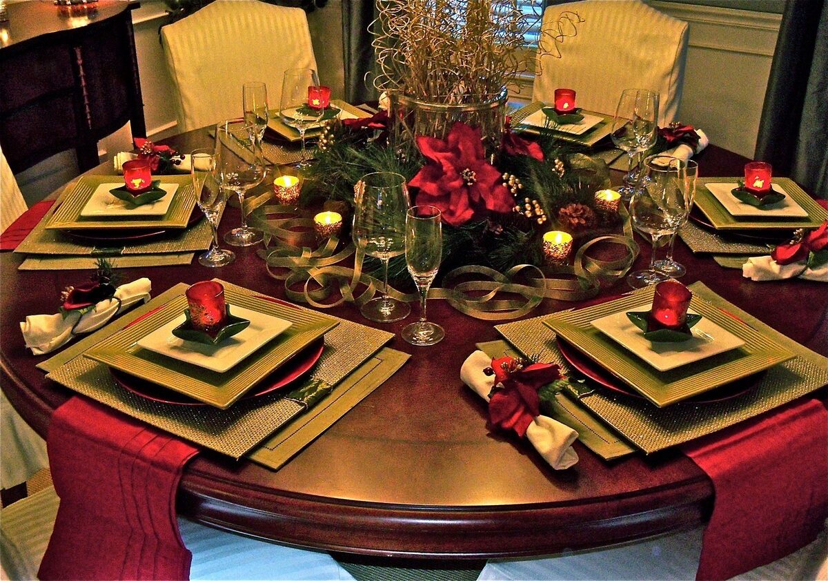 Christmas Table Decor Ideas: 29 Festive Tablescapes