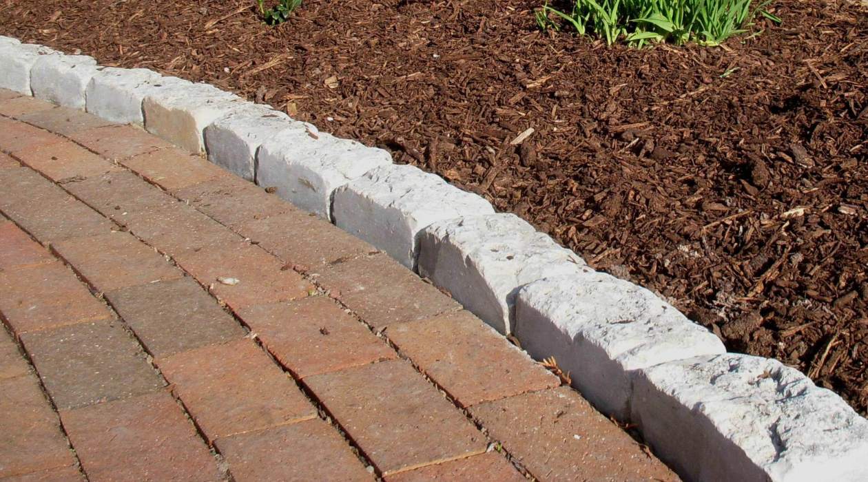 Garden Path Ideas: Brick Walkways