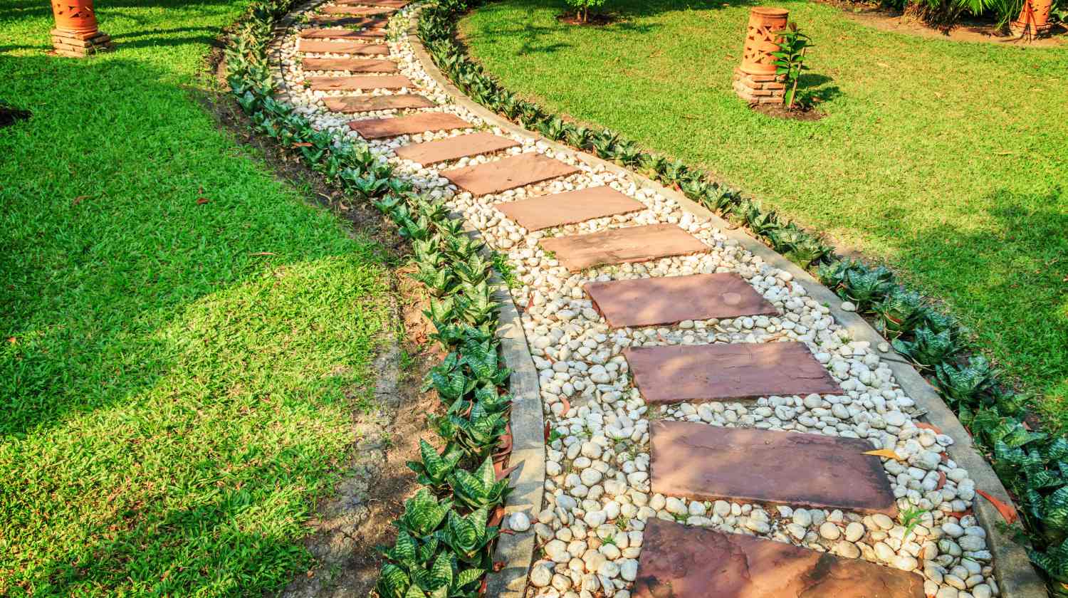 Garden Path Ideas: Cut Stone Walkways