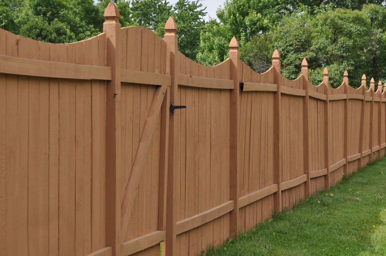 How Do Fence Companies Find Property Lines