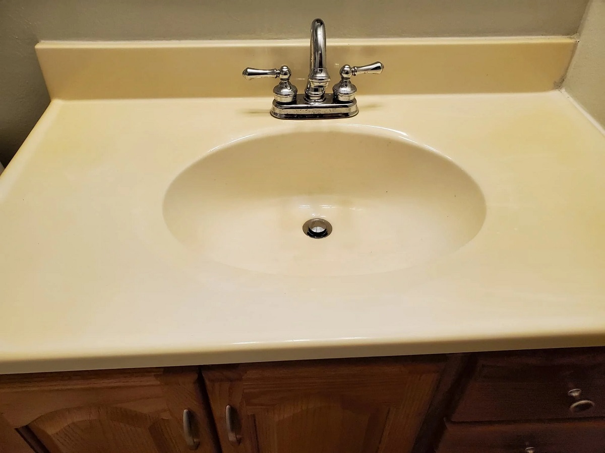 Whiten Yellowed Bathroom Vanity