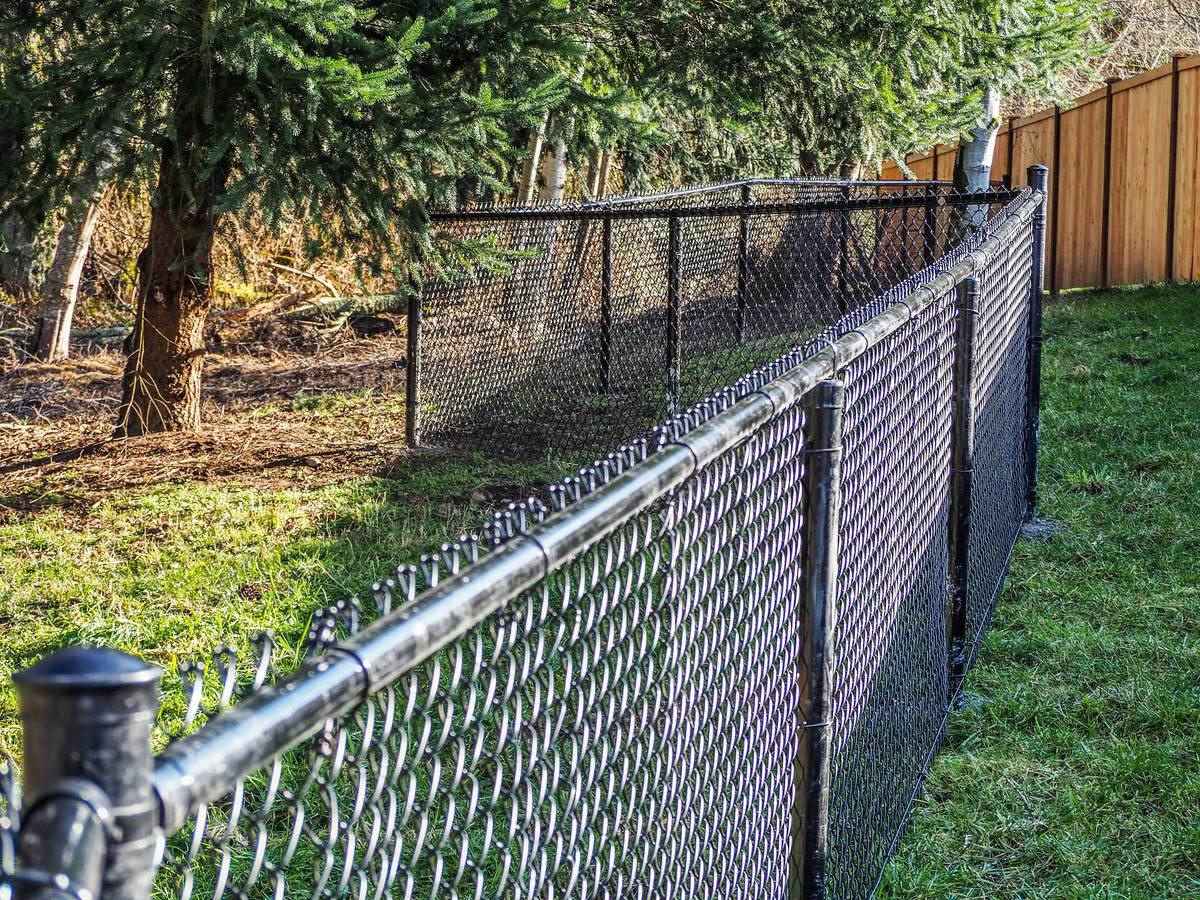 How Long Does Chain Link Fence Last