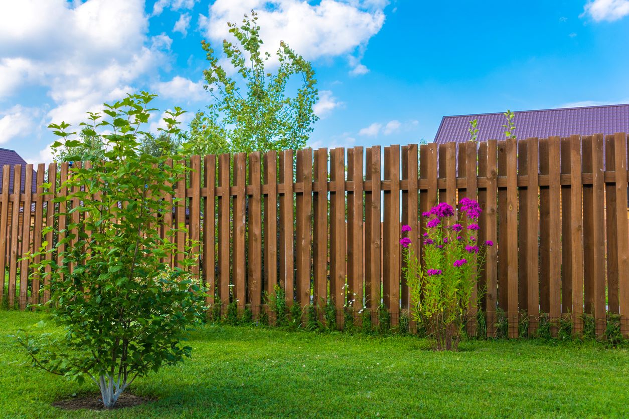 How Much Does It Cost To Fence In Your Yard
