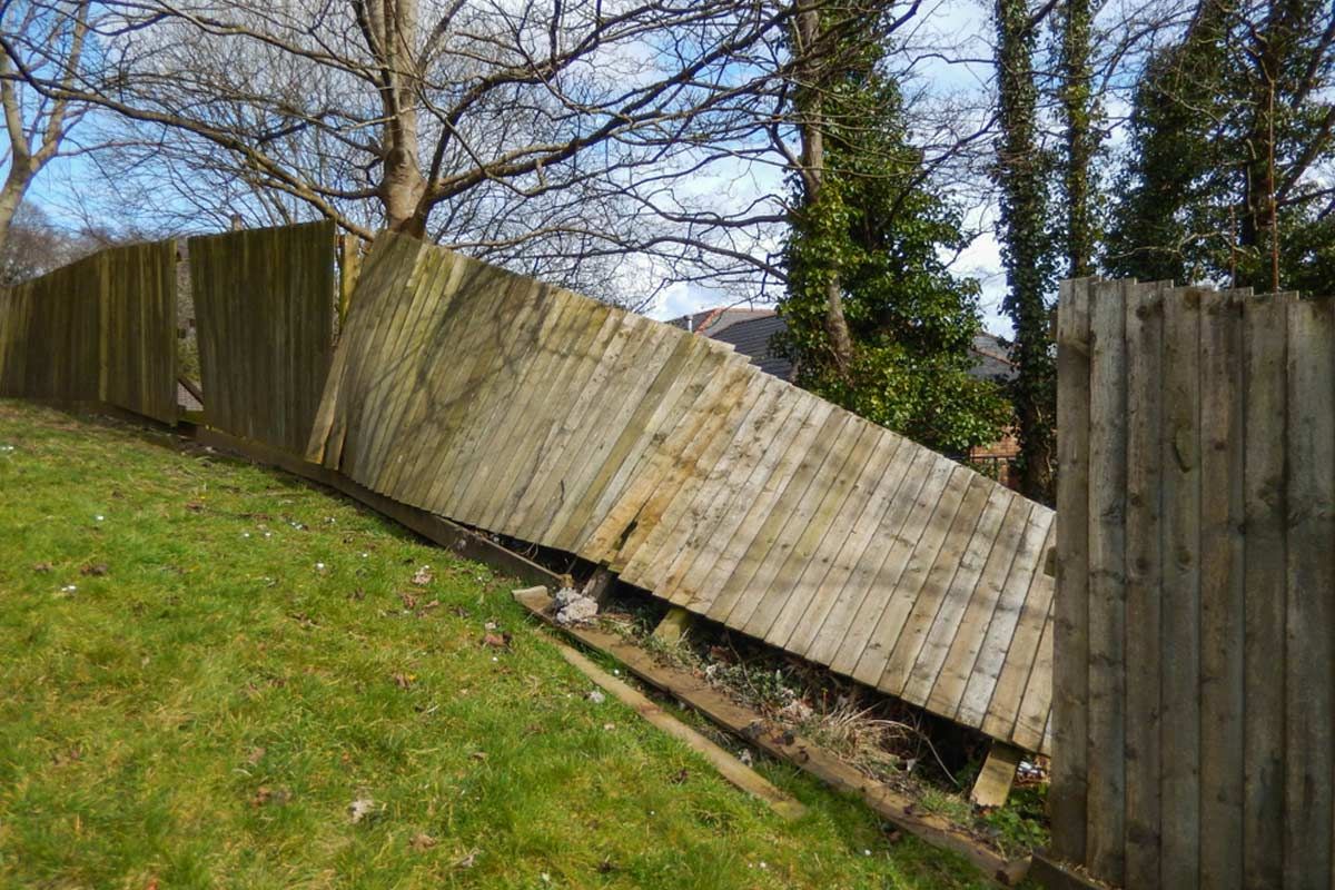 How Much Does It Cost To Fix A Fence