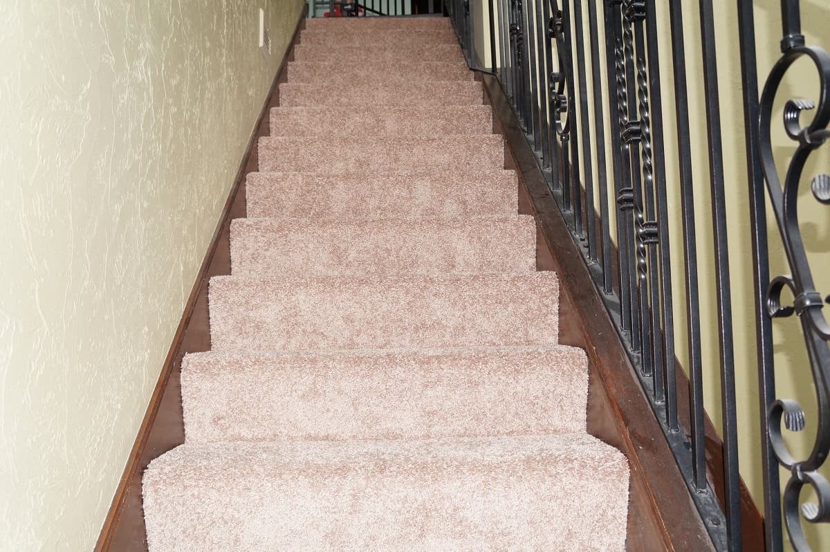 How Much Does It Cost To Recarpet Stairs