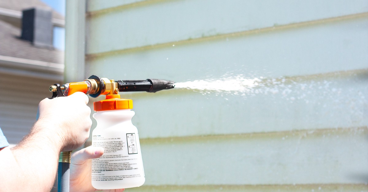 How Much Does Pressure Washing Siding Cost