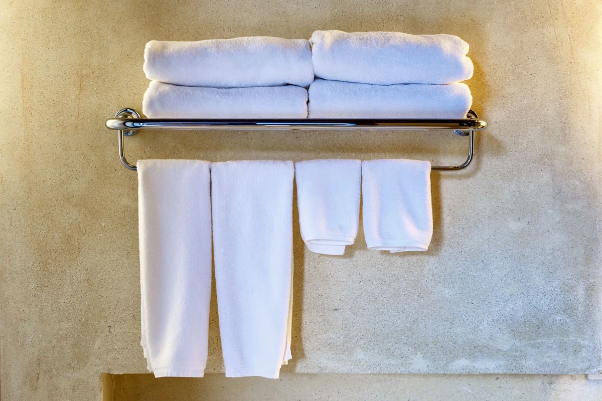 How To Arrange Towels On Towel Bar