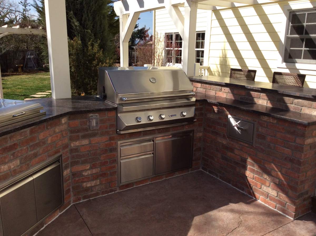 How To Build A DIY Brick Outdoor Kitchen