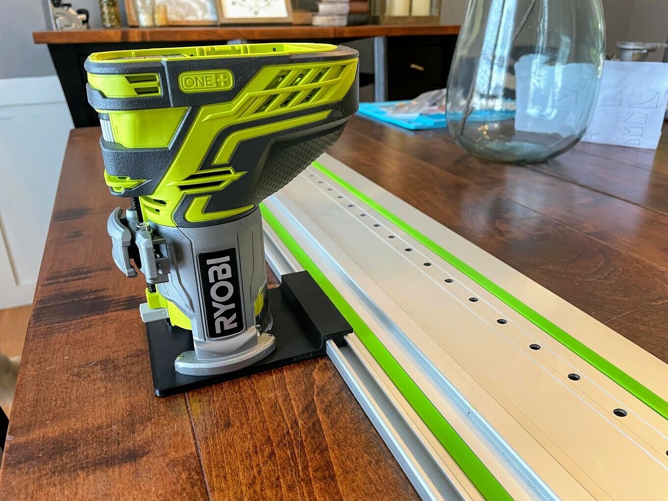 How To Change Bit On Ryobi Router