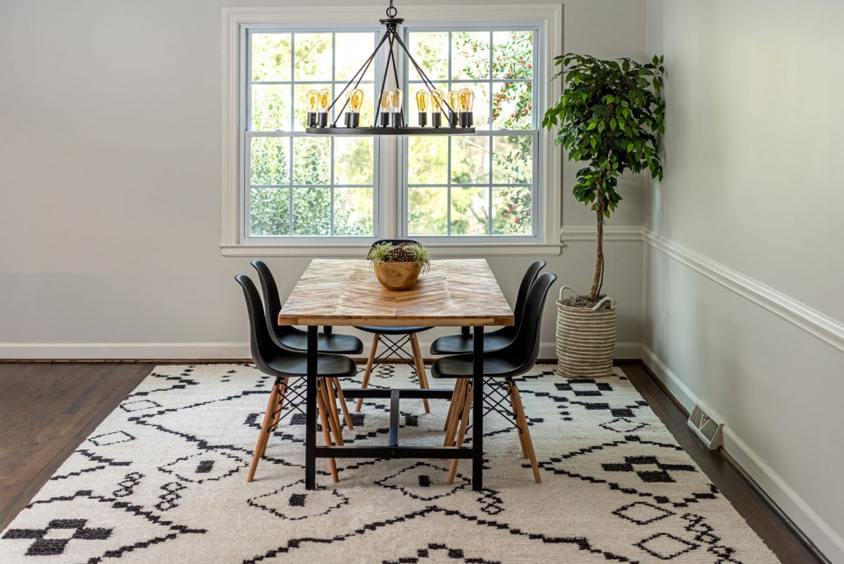 How To Choose A Dining Room Rug