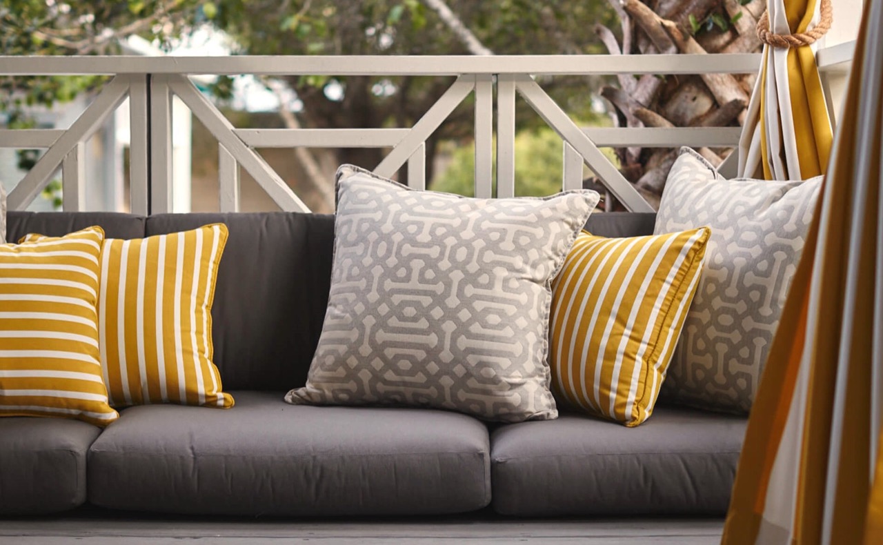 How To Choose The Perfect Fabric For Your Outdoor Furniture