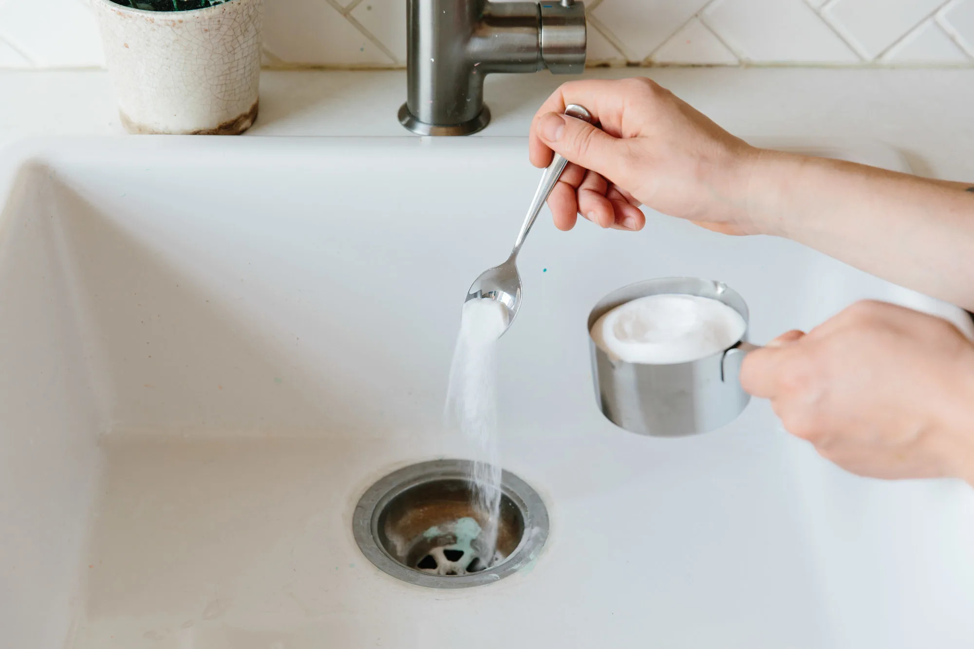 How To Clean A Stinky Sink Drain