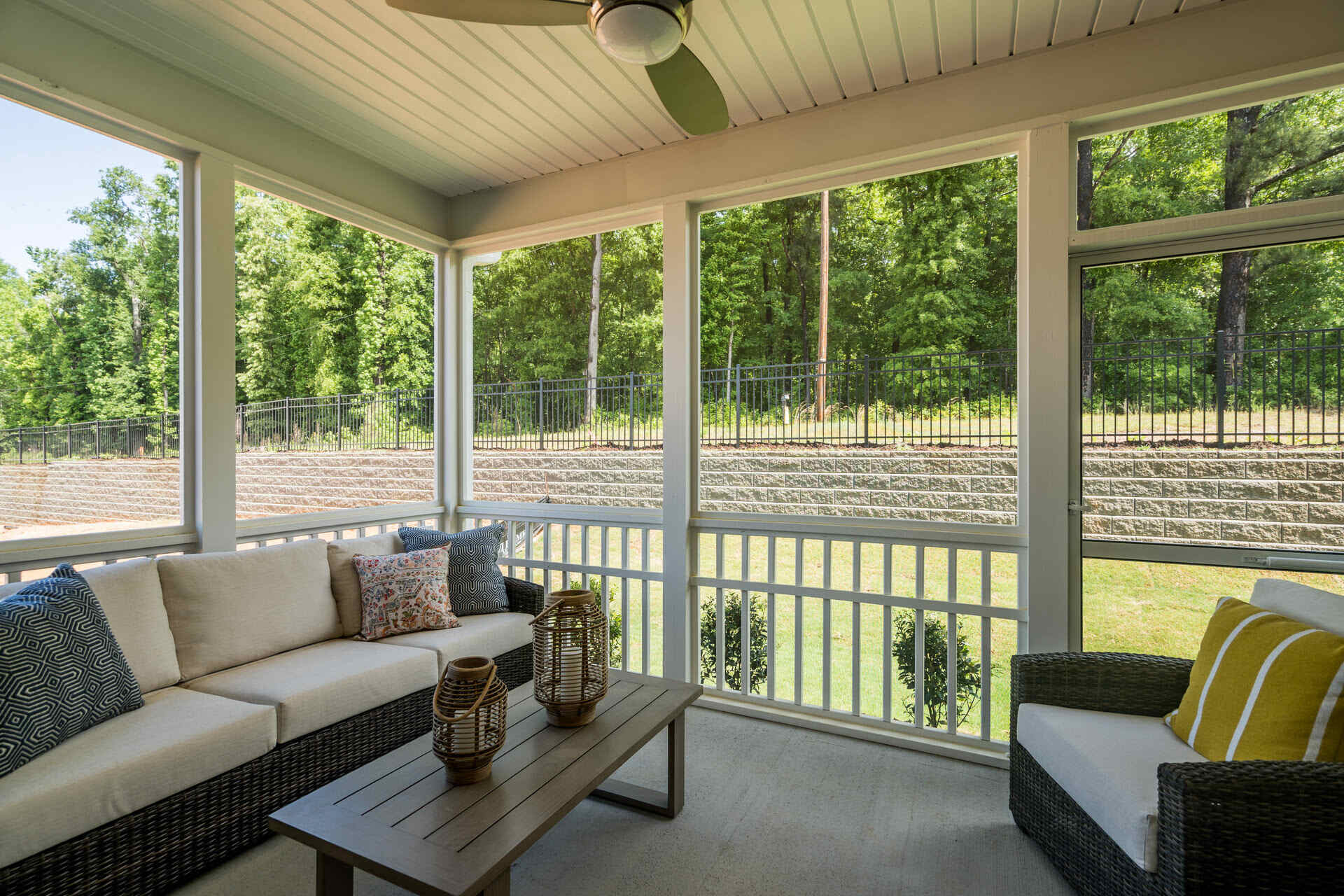How To Clean Screen Porch