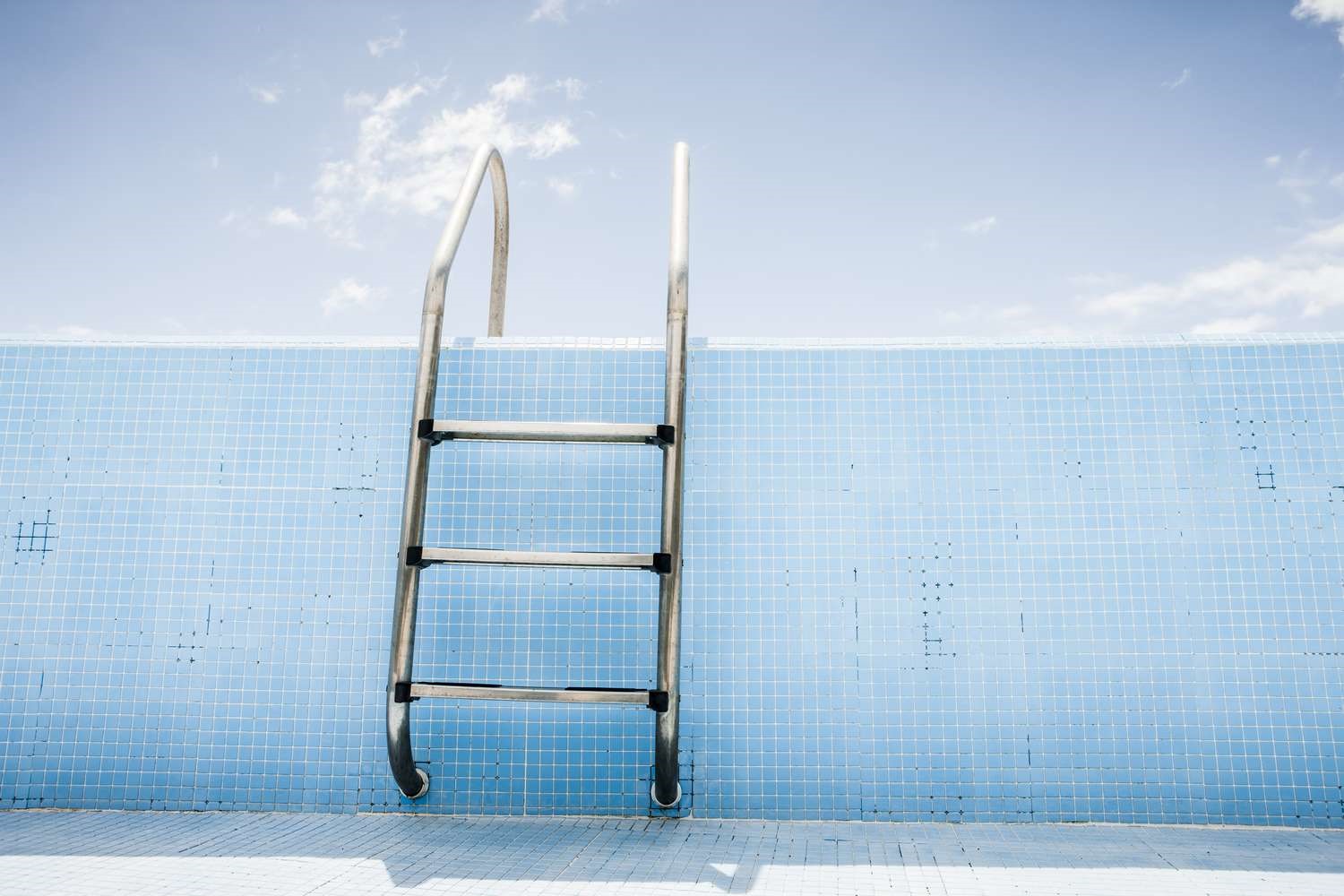 How To Clean The Pool Ladder